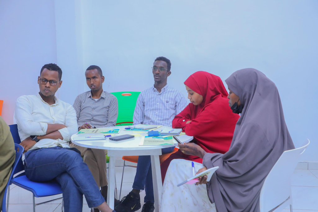 Congratulations to this year's 'The Next Economy—TNE' graduates! iRise Hub proudly teamed up with SOS Children's Villages Somalia on this project. These young innovators are now equipped with essential life and entrepreneurship skills, and their fresh business ideas are ready
