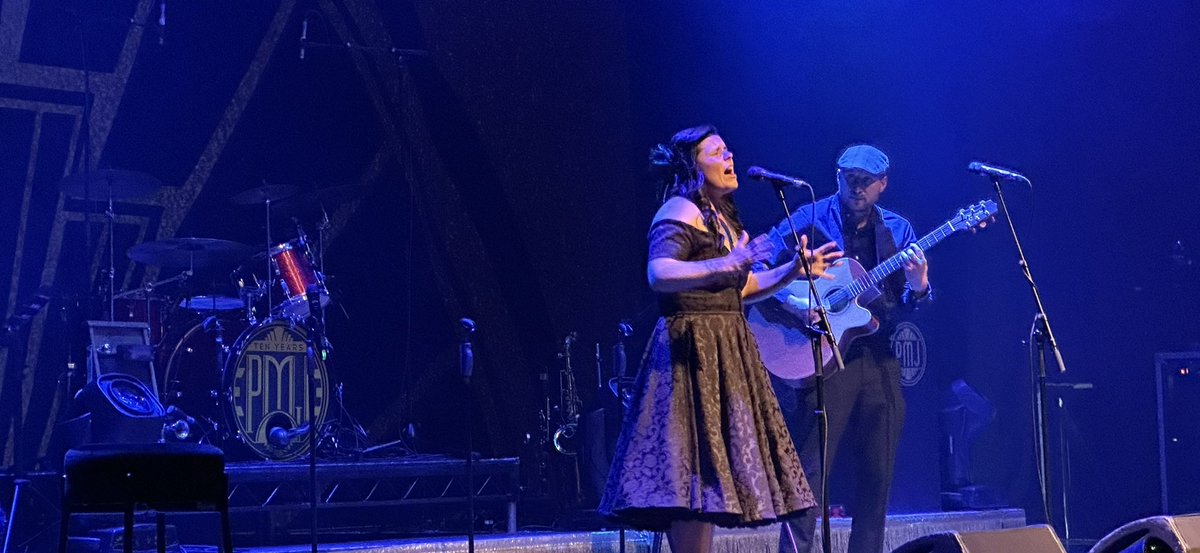 What a way to start the night before <a href="/PMJofficial/">Postmodern Jukebox</a> come on here in York. An incredible set from fellow Nottingham folks <a href="/LadyRosenotts/">Joanne Mather</a>