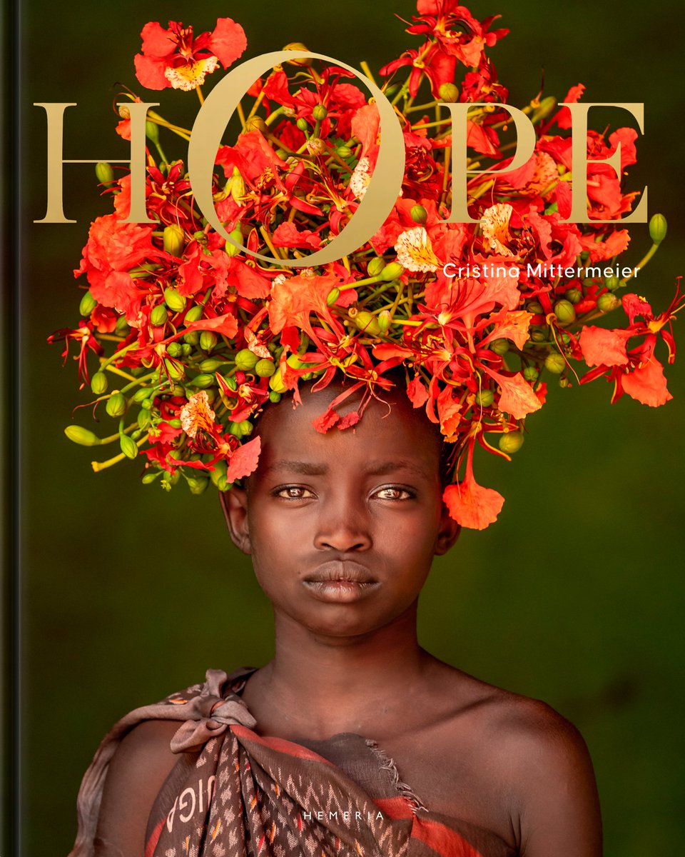 HOPE by Cristina 'Mitty' Mittermeier is an uplifting book project that I urge everyone to support. HOPE  showcases her most iconic images &  inspiring stories from her 30-year journey as a photographer & activist. 

👉crowdfunding.hemeria.com/project/hope-c…

#ExploreCreateInspire #photobooks