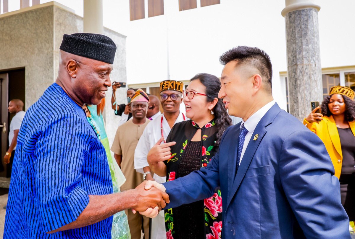 I was honoured to host the Chinese Consul General, Ms. Yan Yuquing, and her team at the Government House in Ado-Ekiti. During our meeting, we discussed various investment opportunities available in Ekiti State. Our administration is committed to partnering with global investors