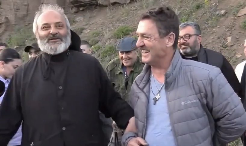 ‼️Hambig Sassounian joined the resistance in Armenia’s Tavush against the handover of at least 4 villages to Azerbaijan by the Armenian government led by Pashinyan.

Archbishop Bagrat Galstanyan, primate of the Diocese of Tavush, has become one if the faces of the resistance.