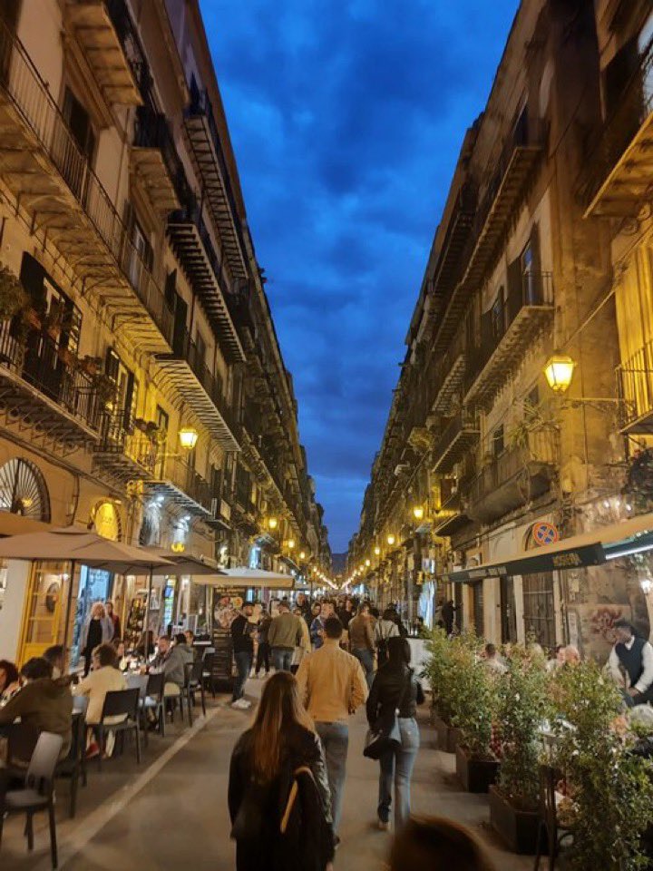 One night in Palermo… #Palermo #Sicily #Italy @assy73141906