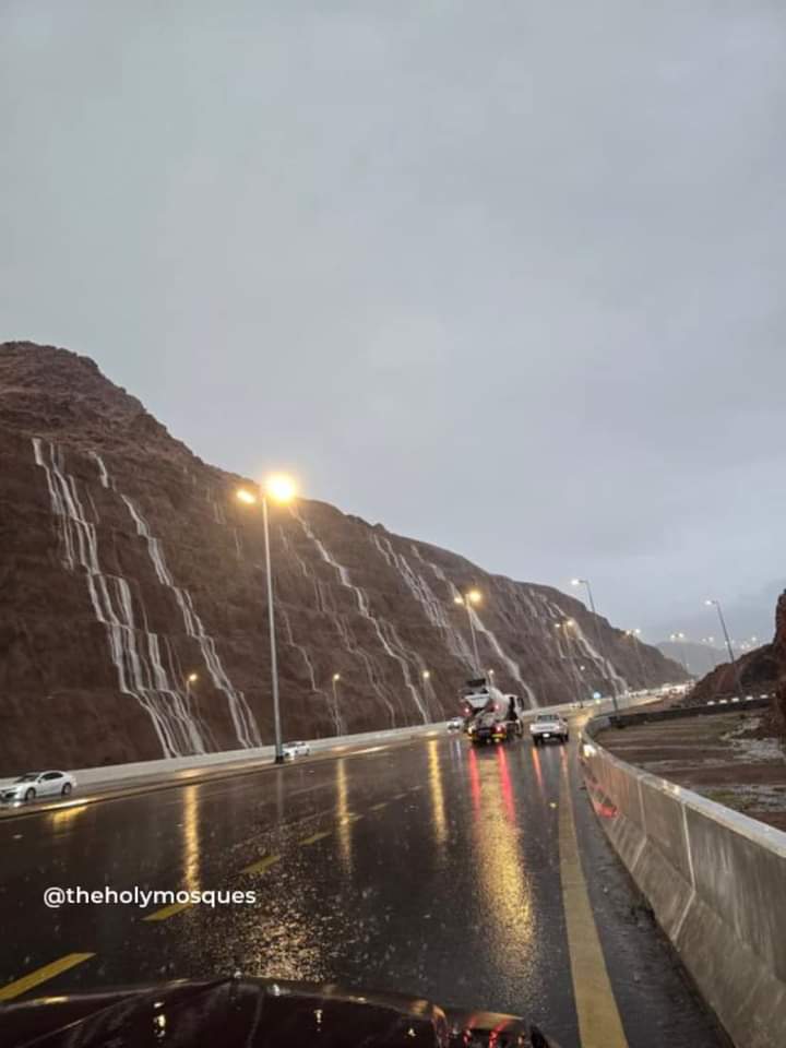 Today: Waterfalls on the mountains of Madinah!🕌