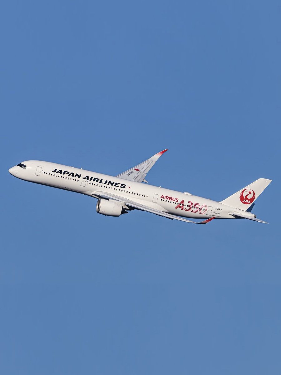 The CEO of Japan Airlines makes $90,000 a year, less than the pilots. When he was interviewed: 'We in Japan learned during the bubble economy that businesses who pursue money first fail. The business world has lost sight of this basic tenet of business ethics” #Aircraft #Aviation