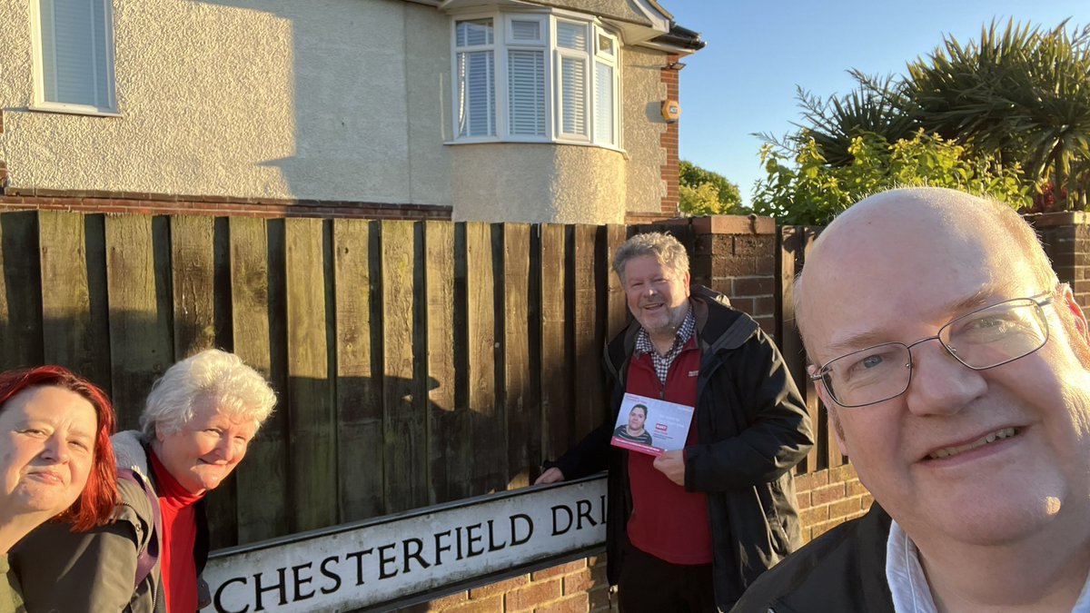 What a beautiful evening campaigning for @IpswichLabour in Castle Hill! More and more people are switching to Labour, and after 14 years of Tory failure and chaos who can blame them? #labourdoorstep