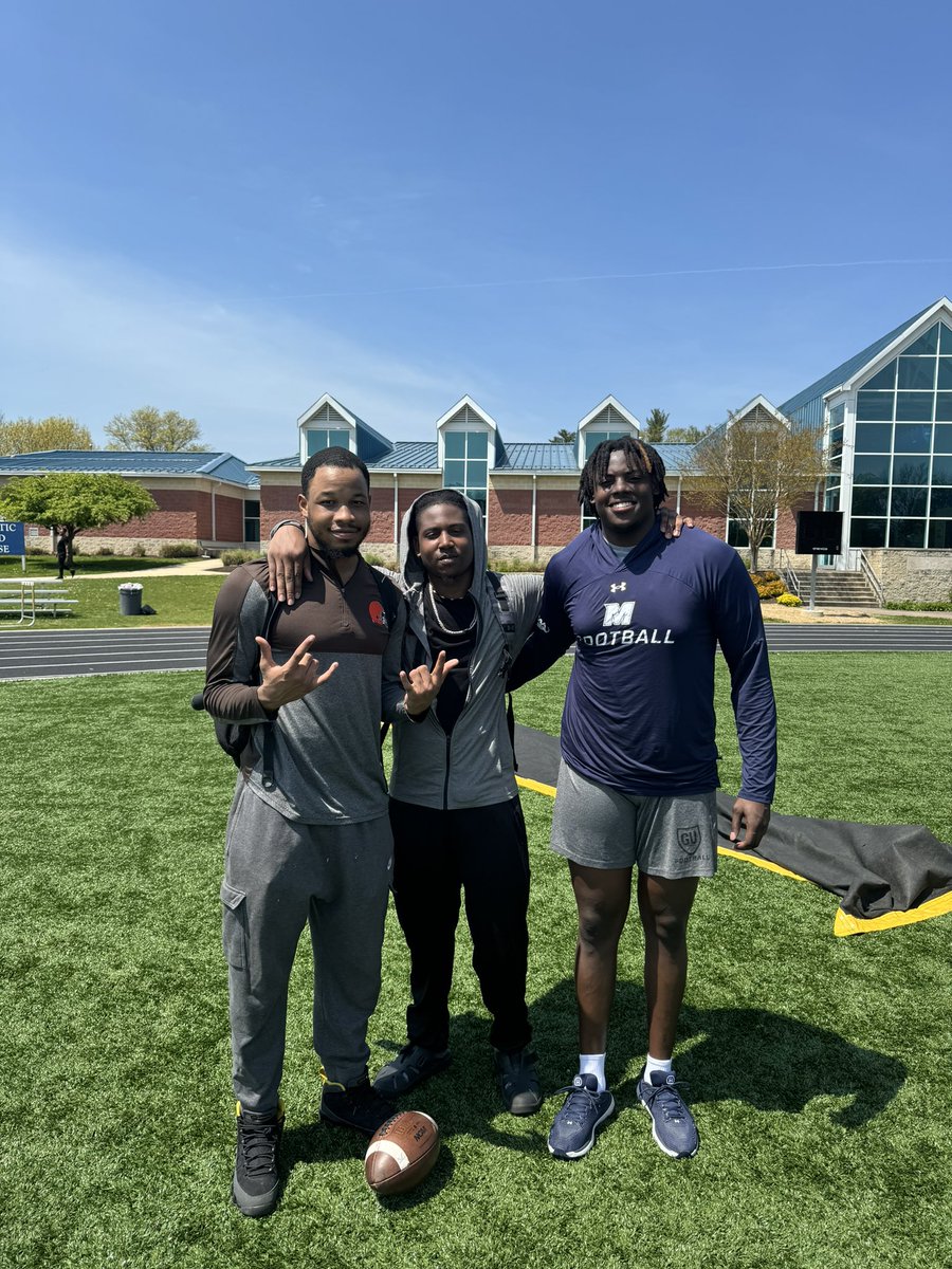 Officiall numbers from <a href="/Wpg_BlueBombers/">Winnipeg Blue Bombers</a>  tryout 
4.51 40 yard dash , 4.32 shuttle ! Glad I could do it w my brothers! #AGTG  #CFL