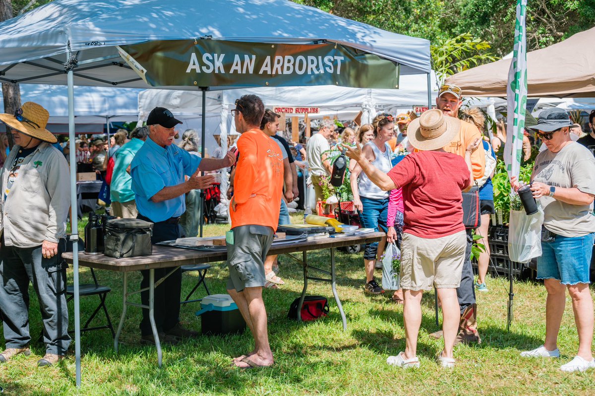 ICYMI: Plant lovers rejoiced! The Green Thumb Festival was in full bloom over the Arbor Day weekend. From the Flower Show to the 120+ vendors and exhibitors, it was a fun-filled, two-day festival day for all. stpeteparksrec.org/greenthumb #WeAreStPete