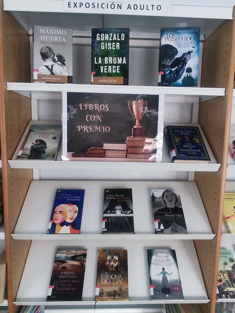rbmvalladolid's tweet photo. En #PLSanPedroRegaladoVLL cambiamos exposiciones.
#librosconpremios
#redbmvalladolid
#exposicionesbibliograficas https://t.co/1EggEVo12m