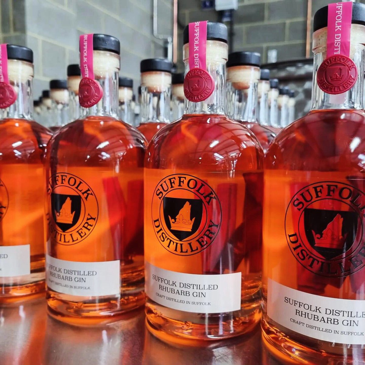 Another wonderful batch of Suffolk Distillery Rhubarb Gin ready for Spring drinking🤩☀️

This drink is sweet, silky & smooth and incredibly moreish… who else is a fan of this gin?😍👇

#suffolkdrinks #suffolk #rhubarbgin #rhubarb #suffolkdistillery #stokebynayland