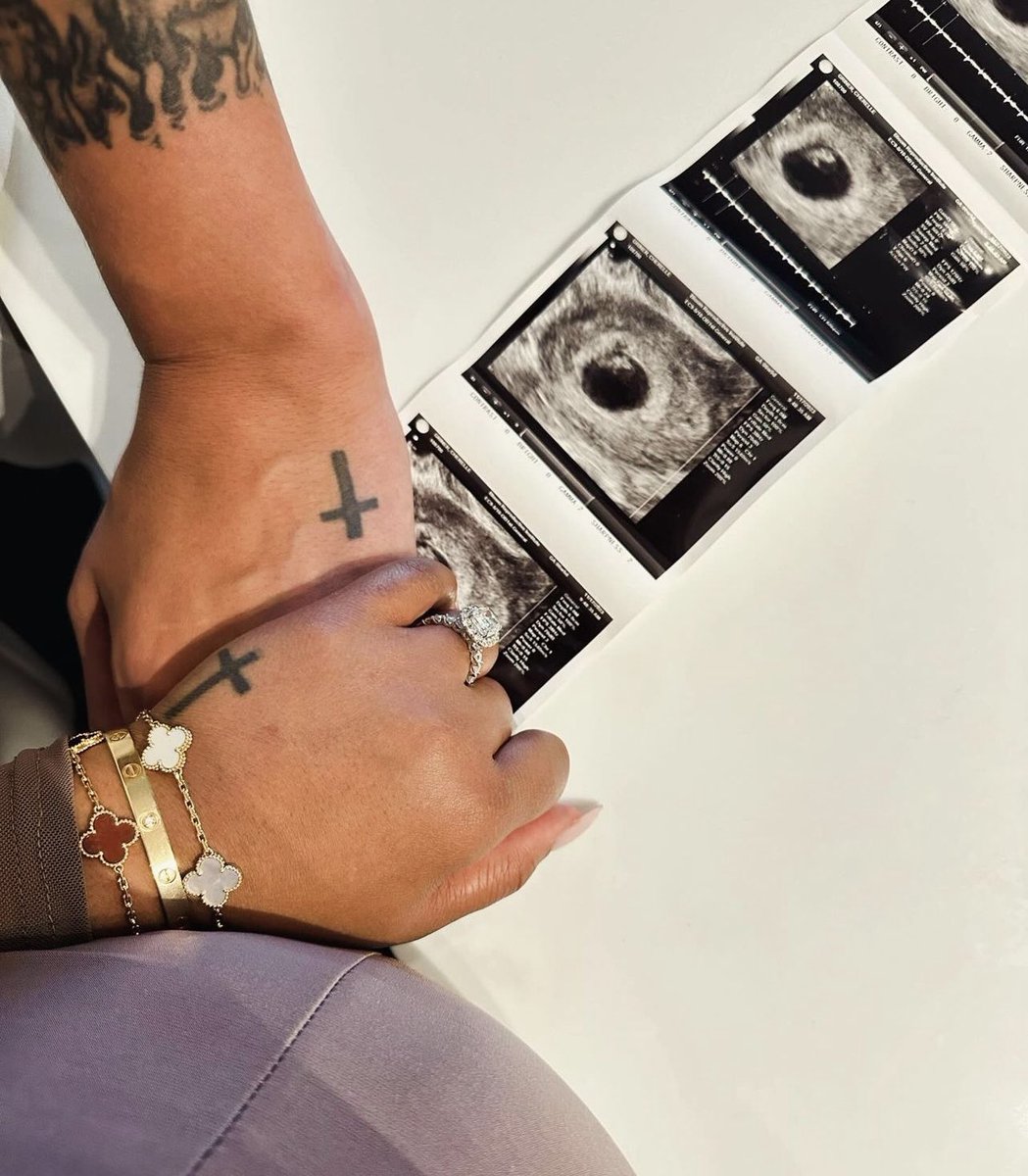 #cherelletgriner and #brittneygriner announce they are having their first child together. 📸 @cherelletgriner / IG Reproduction ………………………………………………………… #fyp #explore #explorepage #BabyBump #BabyCountdown #BabyOnBoard