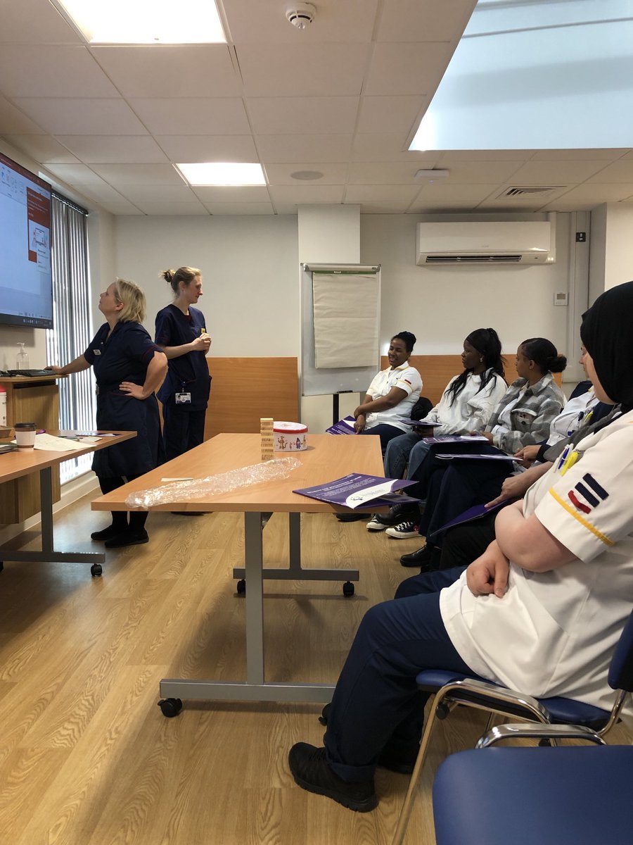 Huge welcome to our students on the Learner Led Clinical area (#SLCLE ) on Ward 12 which has reopened today at Good Hope Hospital @uhbtrust . Emily & Clinical Educator Vicky here at induction @UHBPreceptee @RuthPearce18