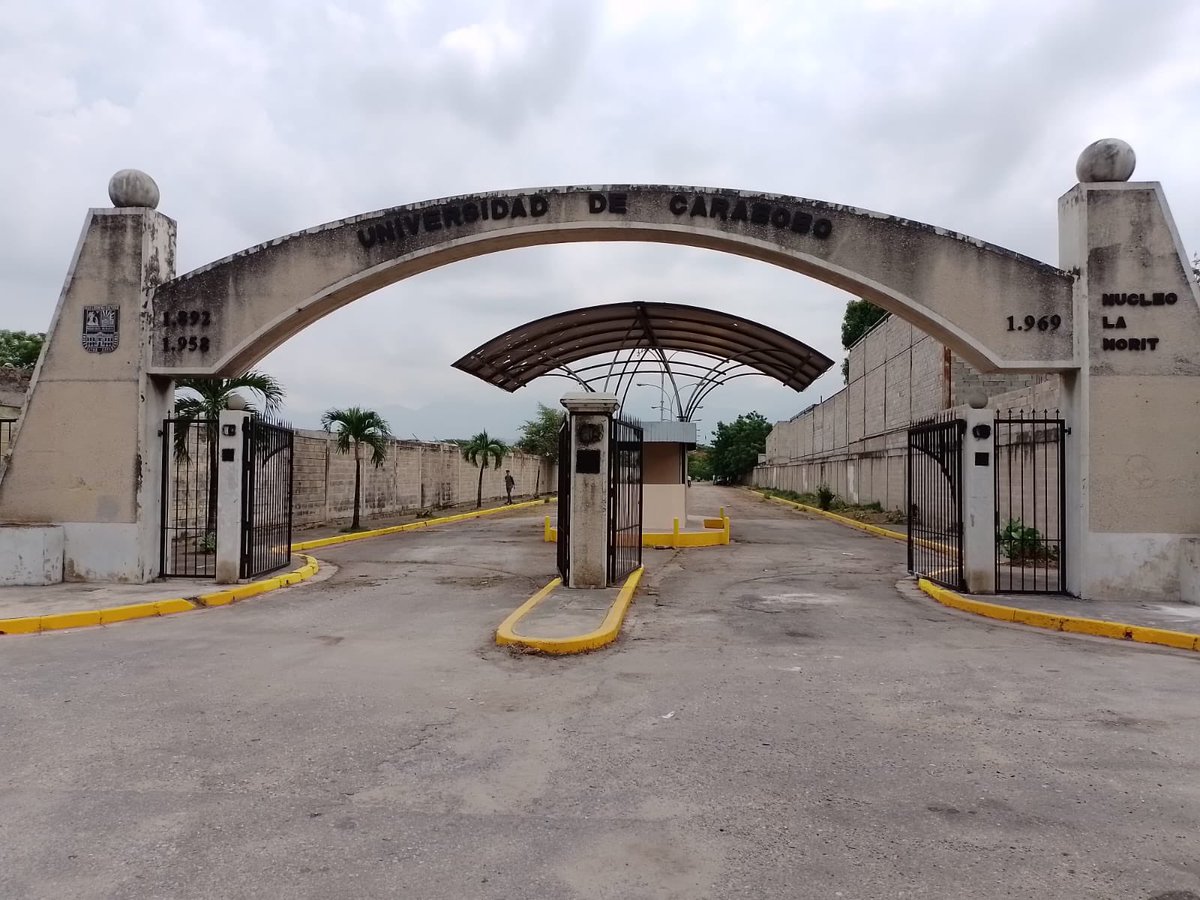 Rectora <a href="/jessydivo/">Jessy Divo De Romero</a> presidió la celebración del 55 aniversario de los estudios de Contaduría y Administración Comercial en el Núcleo Aragua de esta casa  de estudios instagram.com/p/C6Wz3ZgPXbS/…