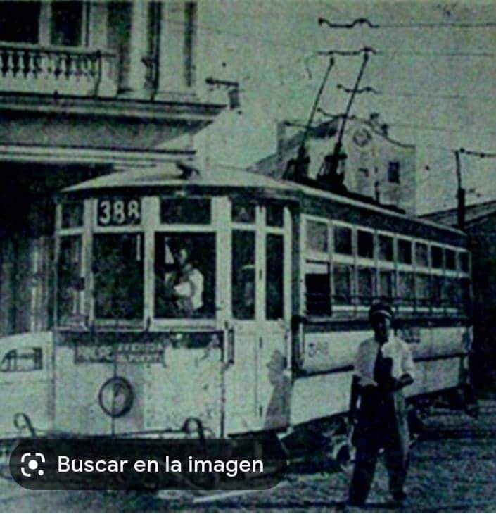 #CubaViveEnSuHistoria 29 de abril de 1952 en el paradero del Príncipe en la avenida Carlos III el tranvía 388 realiza el último viaje que efectuaria un equipo de estos por los barrios de La #Habana, la ciudad donde comenzaron a circular a mediados del siglo XIX.