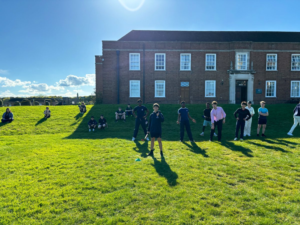 St Vincent House tweet media