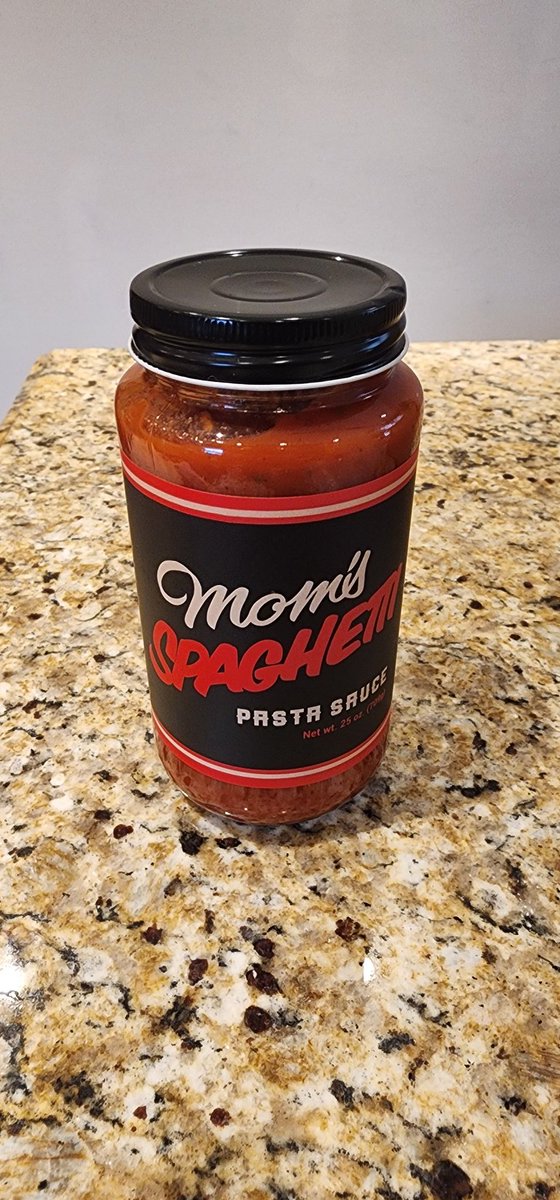 As someone that cooks often, I'm not big on jarred sauce. That being said @momsspaghetti definitely gets my endorsement! I honestly only ordered it because of @Eminem's involvement. If you're not in the Detroit area, I recommend picking up some from their website. #MomsSpaghetti