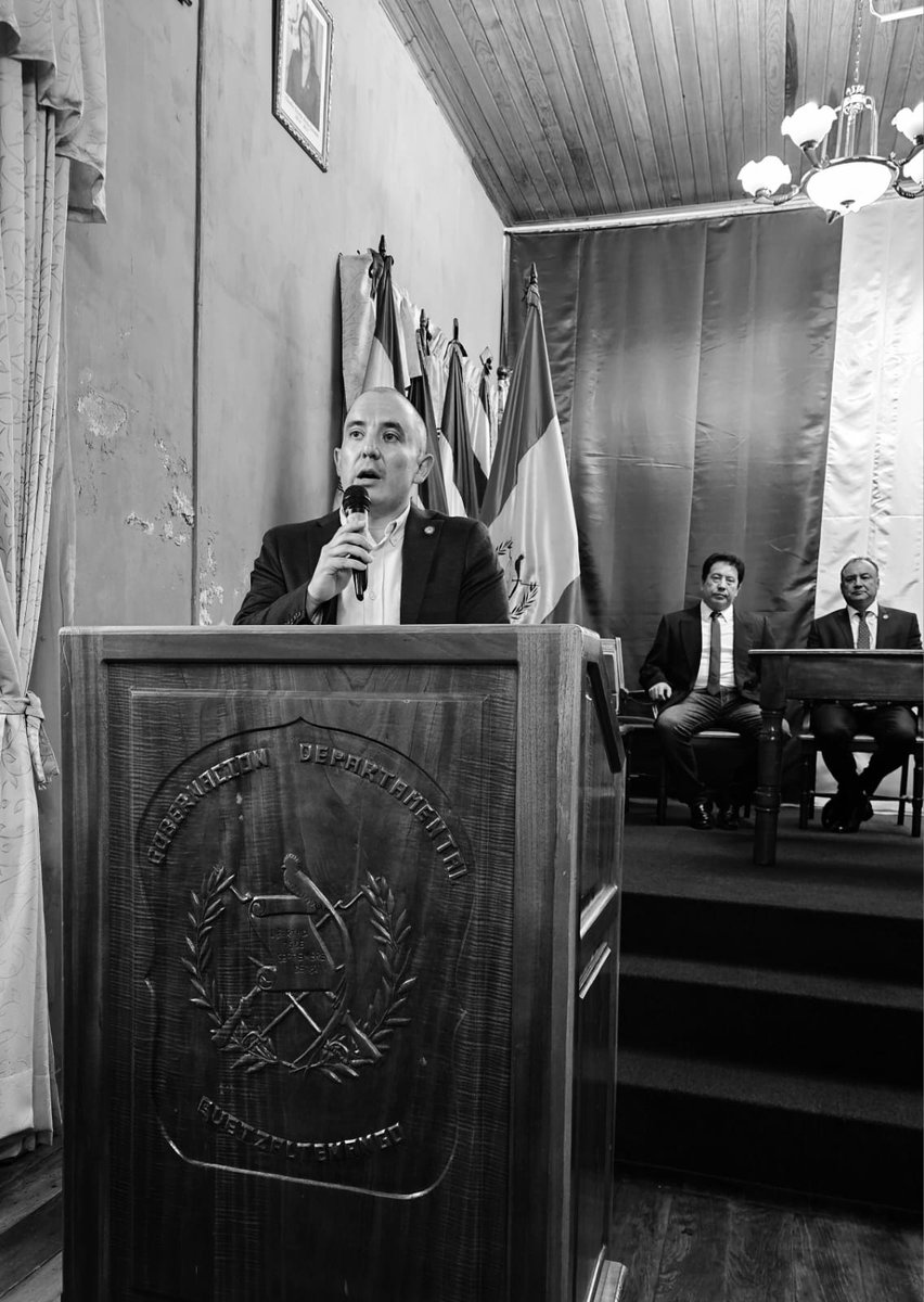 En representación del @ConsulMexQue asistí a la toma de posesión de Aldo Fernando Herrera Scheel como gobernador de #Quetzaltenango. Le transmití una felicitación por su nombramiento en tan alta responsabilidad y le expresé el compromiso del Consulado en trabajar a favor de los…