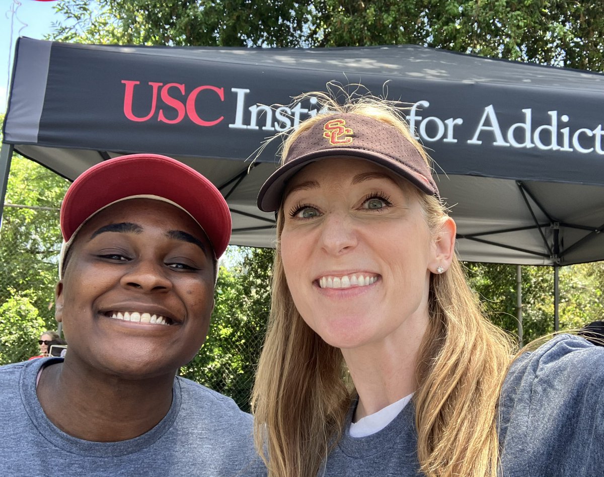 LKelley_Quon's tweet photo. @HOPE_sci_lab Narcan Training + #DrugTakeBackDay event was a huge success! Hats off to @DezasterMS1 for leading &amp; our sponsors @IASatUSC @KECKSchool_USC Verdugo Hills. Big thanks to @michigan_open for showing us how to make it happen!#SafeMedicationDisposal @ChildrensLA @CMAdocs https://t.co/c8XdOUskuA