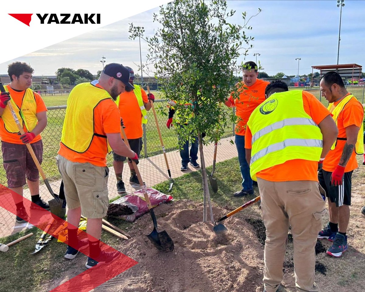 #YazakiLaredoDC #EarthDay2024 Initiative 🌎 A dedicated group of employees & their families from Yazaki Laredo DC came together to make a positive impact on their local environment. Volunteering their time for a noble cause, they planted 18 trees in local parks. 🌳 #GreenerWorld