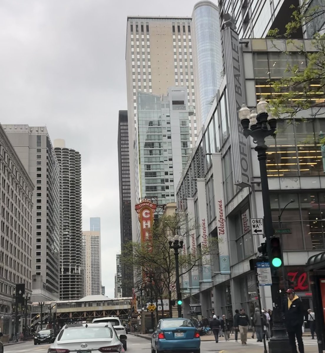 candacekellyto's tweet photo. Never mind I got the 411 😂 See you tomorrow on my way to the airport @JosephSikora4 fingers crossed 🤞🏼 Who knew there was going to be a Day 4 of #AddictsInChicago 😂🎥 #PowerForceWeekend never ends!! 😜 Off to do some more sightseeing! 🥰 https://t.co/FXwN5fZw6F