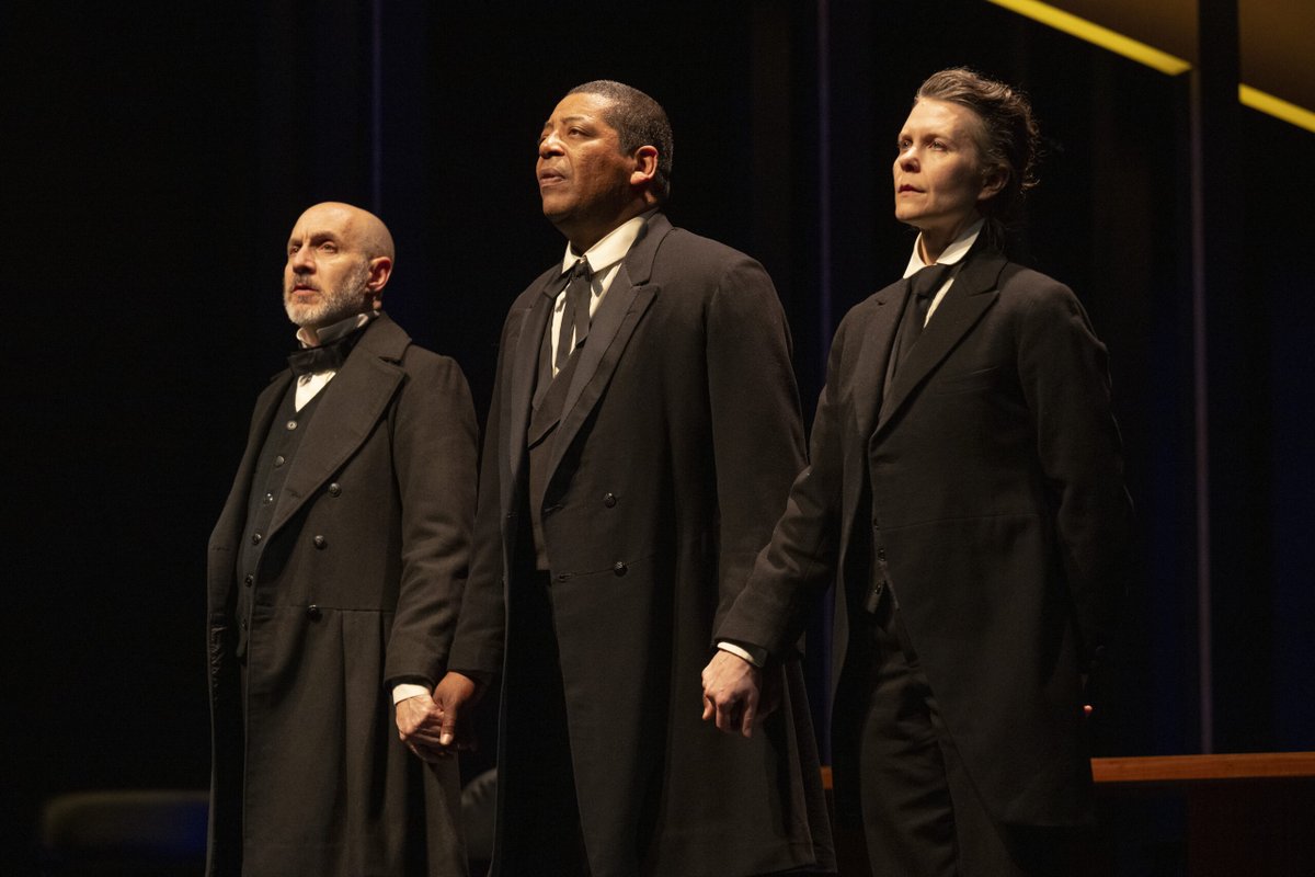 The Lehman Trilogy offers behind-the-scenes look at financial crash and so much more:

nexusnewspaper.com/newsite/2024/0… @BelfryTheatre  #yyjarts