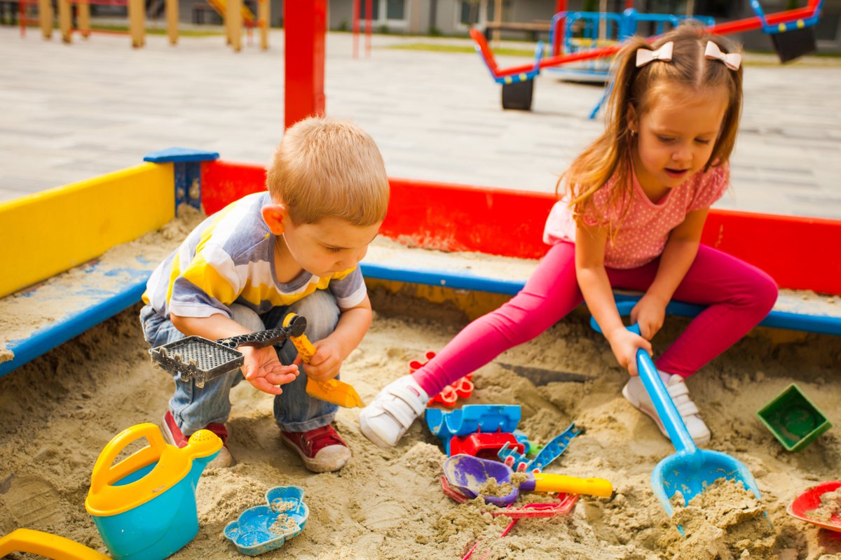 The newest theme of the store, launched today, focusses on supporting young children’s executive function and self-regulation. It highlights five approaches that early educators can weave into their practice to support children’s early development. 👉eef.li/n77SqK 4/4