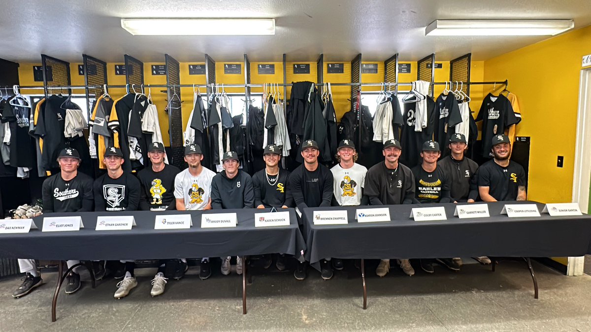 Cool day at the College of Southern Idaho as 12 Golden Eagle baseball players are signing to head to the next level ⚾️ 

More on this group tonight on KMVT.