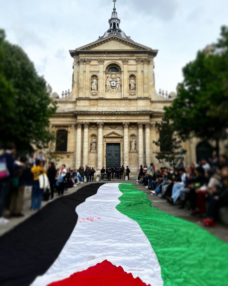 La #Sorbonne rejoint le mouvement pour #Gaza et la #Palestine

#SorbonneUniversité #SorbonneAvecGaza #cu4palestine #campusProtests #FreePalestine
