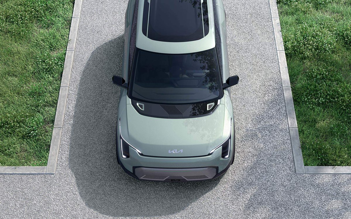 We are so excited for the new Kia EV3 to arrive in our showrooms this summer! 🎉⚡️

Drawing inspiration from the flagship seven-seater, the EV9. The EV3 is robust yet innovative and signals Kia’s push for sustainability in the compact SUV market 🚙

Updates coming soon 👀

@KiaUK
