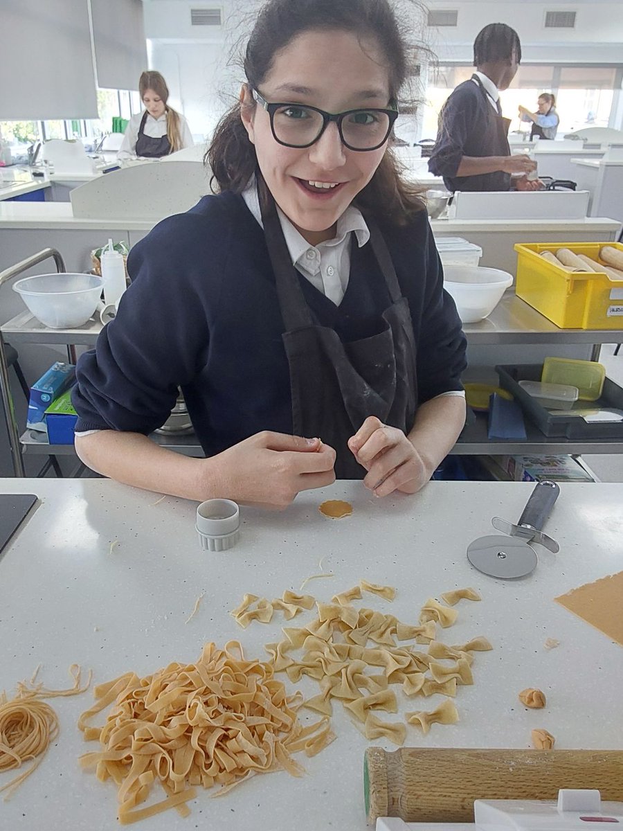 TheHurlinghamAc's tweet photo. Year 8 developing their pasta making skills today in Food Tech. Lots of resilience needed in kneading the dough, but they all loved using the pasta machines and made some great tagliatelle, taglioni, farfalle and tortellini! #pasta #ChefsAtWork #Food #Learning #Fun https://t.co/69JD9gueRT