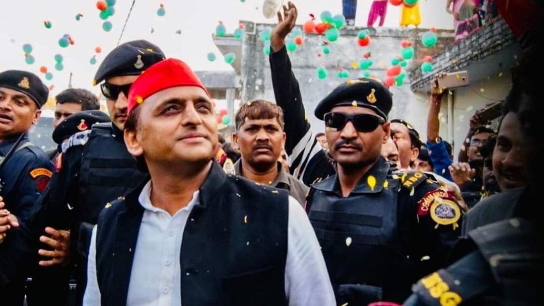 Akhilesh Yadav in 2021 warned people of India that we should not trust vaccine before proper research and named it as BJP's vaccine BJP supporters, media made his fun, now vaccine company has accepted the side effects in #Covishield @yadavakhilesh = 1 WhatsApp University = 0