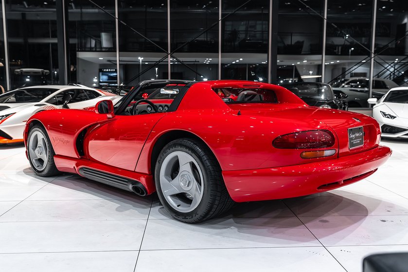 TheDodgeVIPER tweet picture