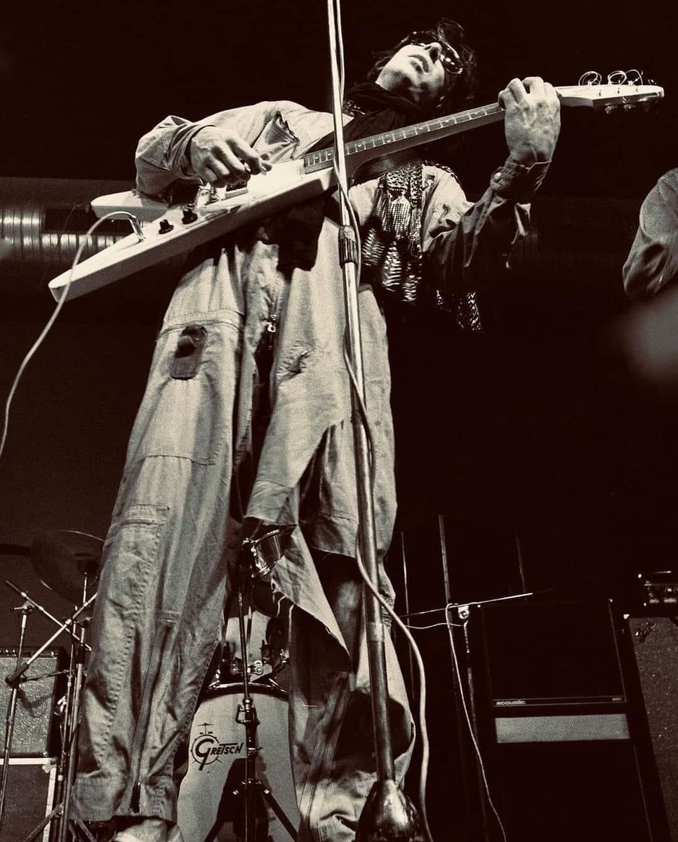 john cale, copenhagen, 1975.
photo by gorm valentine.