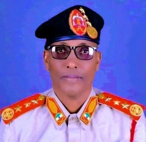 I see Lot of faqash started pretending to be #Somalilanders and using Mujahid General Faysal Abdi Bootan. I will tell you that Bootan is a national hero and an asset to this nation. 

He is captured defending his dignity and country. None of you filthy useless trolls and Faqash…