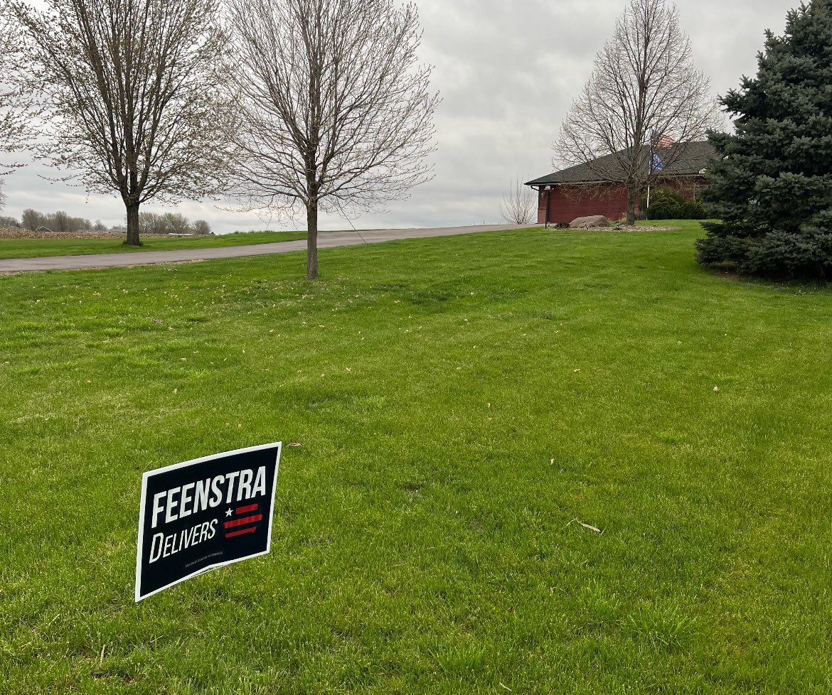 Another family on #TeamFeenstra in Lyon County! Together, we’ll keep delivering real results for #IA04. #FeenstraDelivers