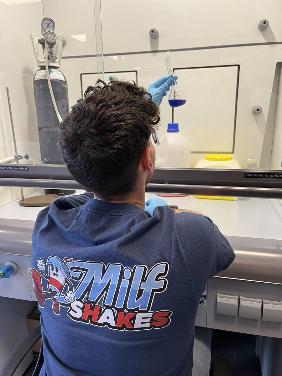 TheBleidZ's tweet photo. @MLFSHKS @nilojeda Estoy seguro que donde más favorecido vas a estar es en la Alhambra y en nuestro laboratorio. 🙄 Así podría quedar el photoshoot del Drop 014🥤🧠

Además, @nilojeda podría ayudar a los chavales contando el lado oscuro de YT y todo lo que no se ve. 🤔

¿No te parece buen plan?😏 https://t.co/cazIMy0Ubu