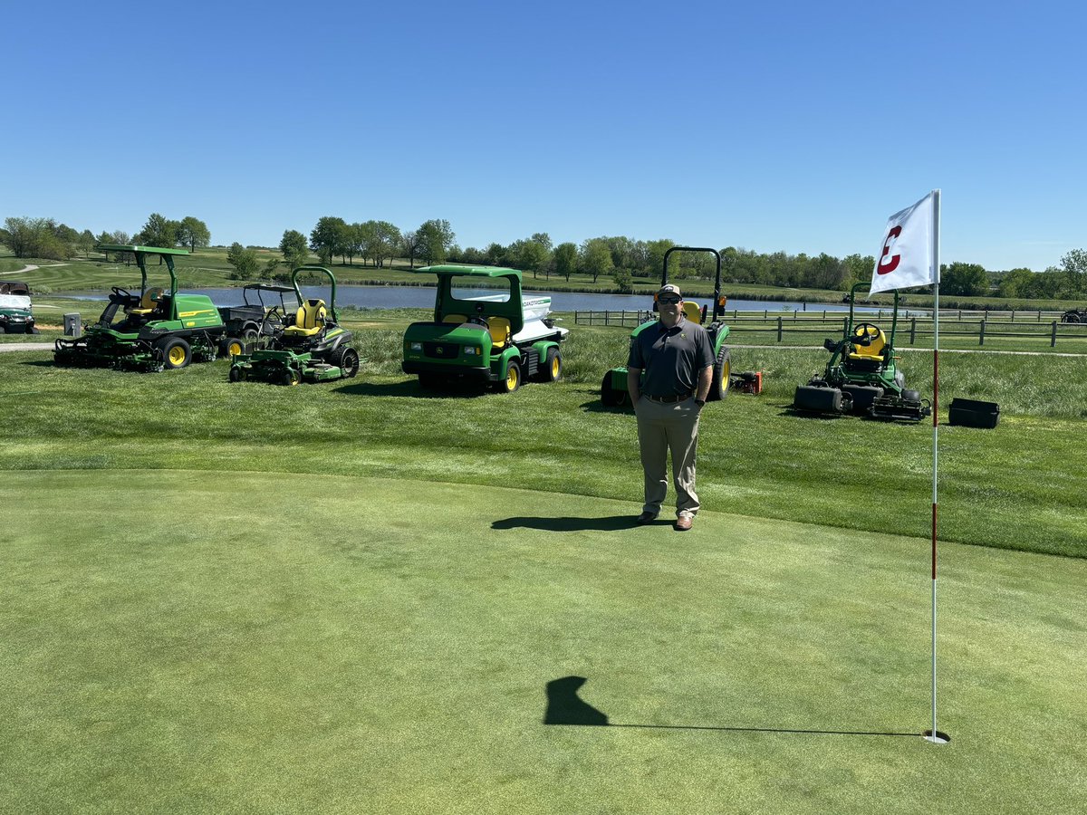 Perfect day to host <a href="/Mr_Urick24/">John Urick</a> for a <a href="/TheFirstGreen/">First Green</a> field trip here at Heritage Park GC <a href="/JCPRDparks/">JCPRD</a> <a href="/HAGCSA/">Heart of America GCSA</a> .