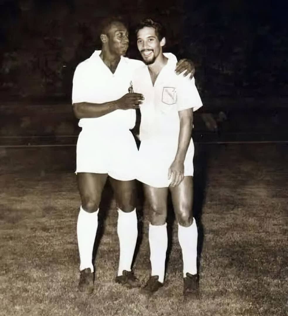 Despedimos con profundo sentimiento a un amigo, a uno de los grandes e ícono del fútbol venezolano, Luis Mendoza, nuestro popular 'Mendocita'. Su calidad deportiva en el campo era única, fue uno de los constructores de sueños en nuestra selección nacional de fútbol. ¡Honor y…