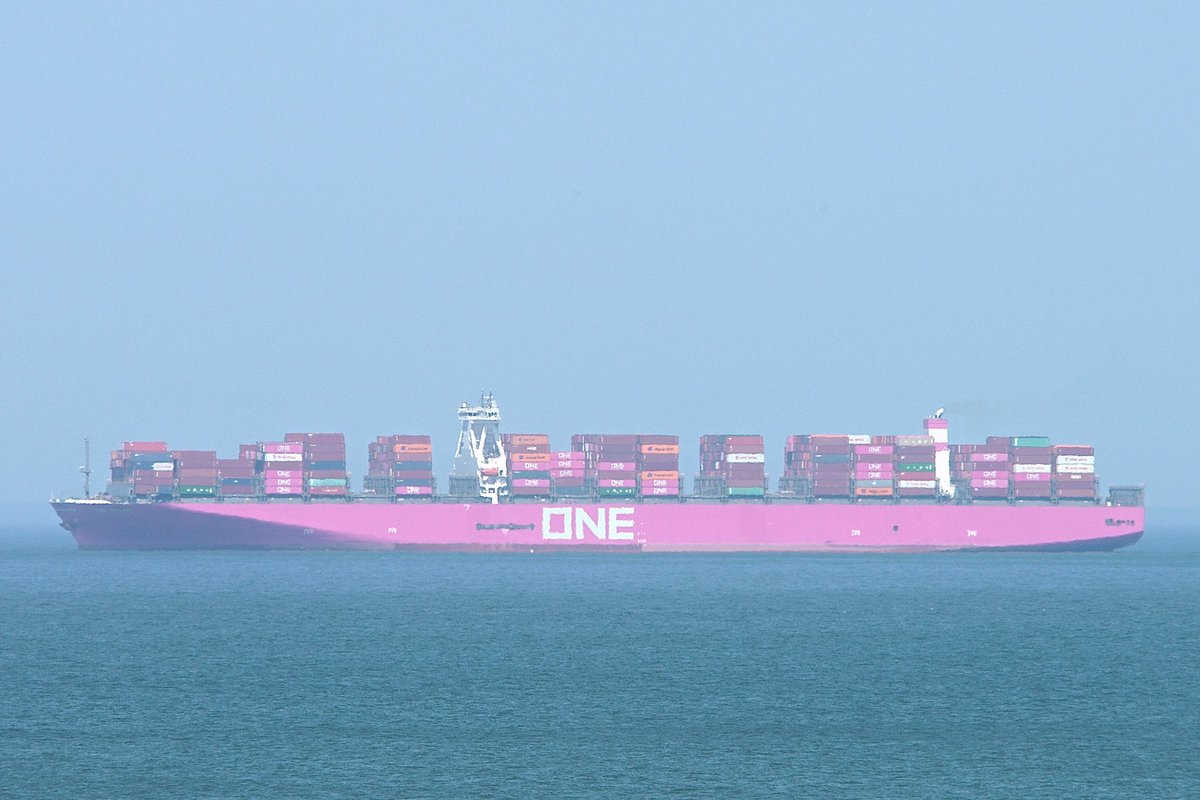 #FoundONE #MagentaNotPink #OceanNetworkExpress 364 meter Bird-class #ContainerShip the #ONECygnus, IMO:9806081 en route to Norfolk International Terminal (NIT) Virginia @ONENorthAmerica sailing under the flag of @ONE_LINE_JAPAN 🇯🇵. #AsONEWeCan #ShipsInPics