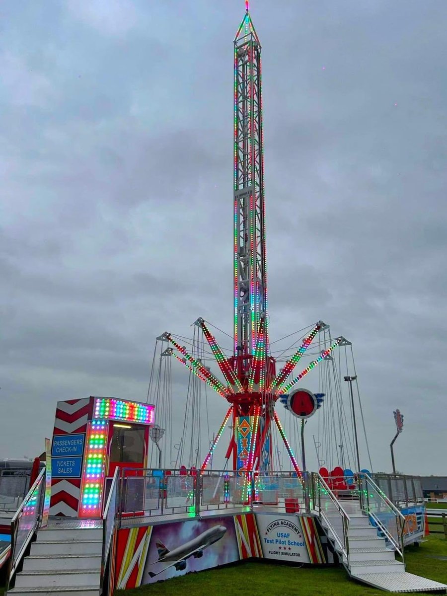 NEW FOR 2024:

George-Rowland Tucker Jnr has recently acquired a brand new 30m Star Flyer named “Aviator” from Czech builder Jan Novy. The ride made its debut at Horncastle in Lincolnshire.

📸: Tuckers Funfair