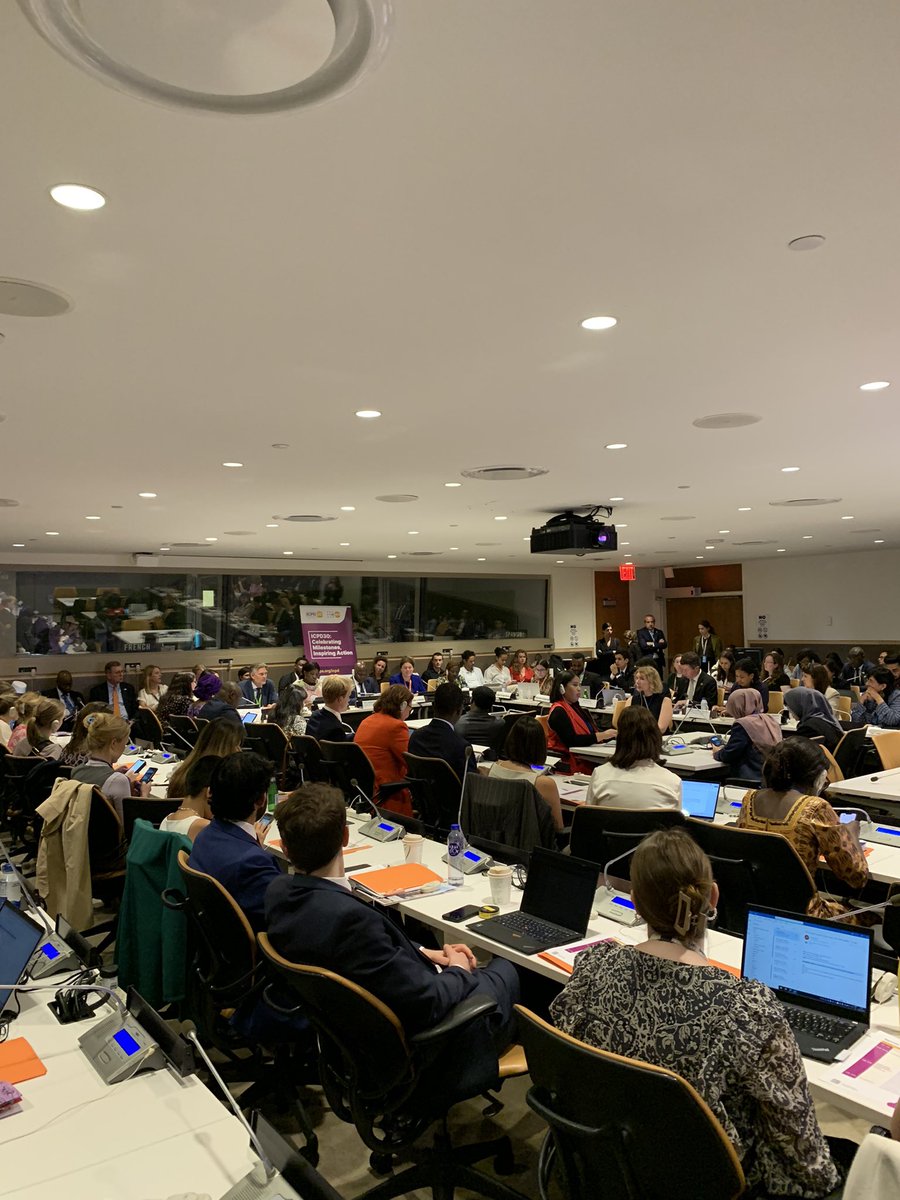 Following up on the #ICPD30GlobalYouthDialogue held earlier this month in 🇧🇯 along with 🇩🇰&🇳🇱, this side event presents the outcomes of the Dialogues with 🇩🇰🇺🇳 Youth Delegate @abdul_harakow moderating! Excited @SexogSamfund is with us to emphasize multi-stakeholder engagement!