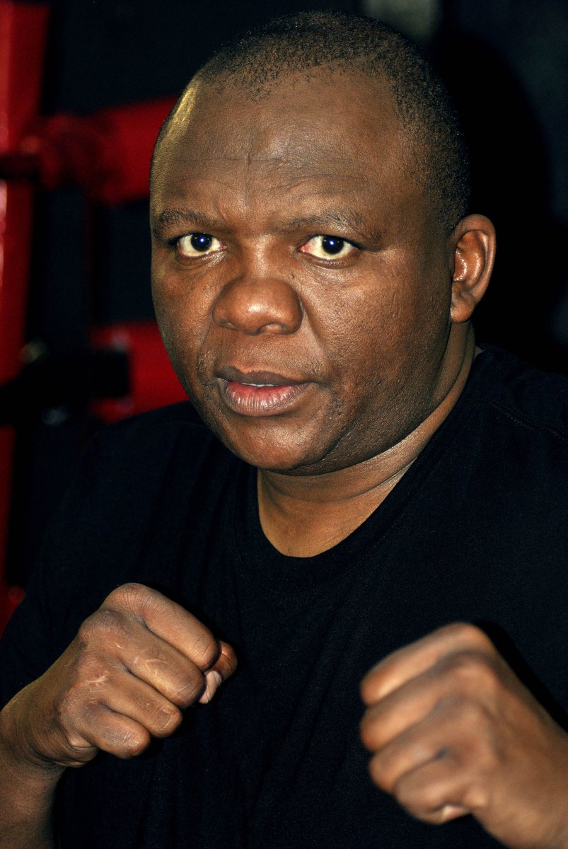 [BREAKING NEWS] Former South African boxer Dingaan 'Rose of Soweto' Thobela passes away. Tune into #Newzroom405 for more details.