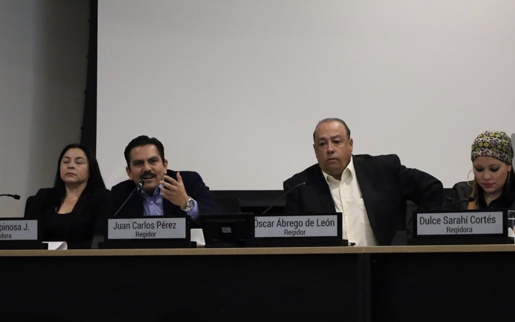 jcperez83's tweet photo. En favor del #SanoEsparcimiento y el #InteresSuperiorDeLaNiñez presente ante el pleno del H. Ayuntamiento de Zapopan, un punto de acuerdo para PROHIBIR EL CONSUMO Y LA VENTA DE BEBIDAS ALCOHÓLICAS EN LOS CENTROS DEPORTIVOS DEL MUNICIPIO. @ZapopanGob @PartidoMorenaMx https://t.co/etUVf0wLuC