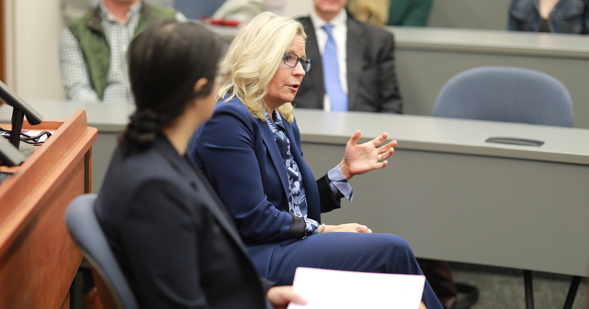 Former U.S. Rep. @Liz_Cheney, a professor of practice at @Center4Politics, helped wrap up Prof. @PAhdout’s Federal Courts class Friday by speaking about the individual and collective responsibility to bolster democratic institutions and how lawyers can play a role in that.