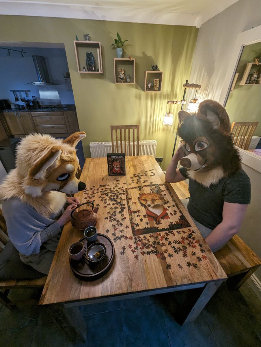 We don't even like puzzles. We only brought it cus there is a fox on it. @CerriFox 📸 and the majority of 🧩 lol = @ThePocketyFox