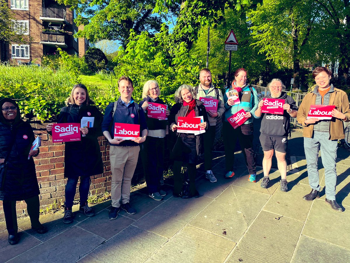 Warm reception for @LondonLabour from Blackheath residents this evening. In this cost of living crisis, people care about @SadiqKhan’s pledge to keep free school meals for our primary school children. 🗳️Vote Labour on 2nd May