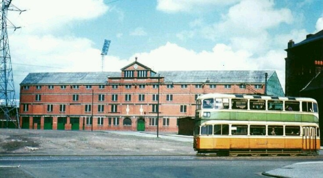 London Road, #Celtic Park in the background, #Glasgow 1961. 
(Ian Semple)