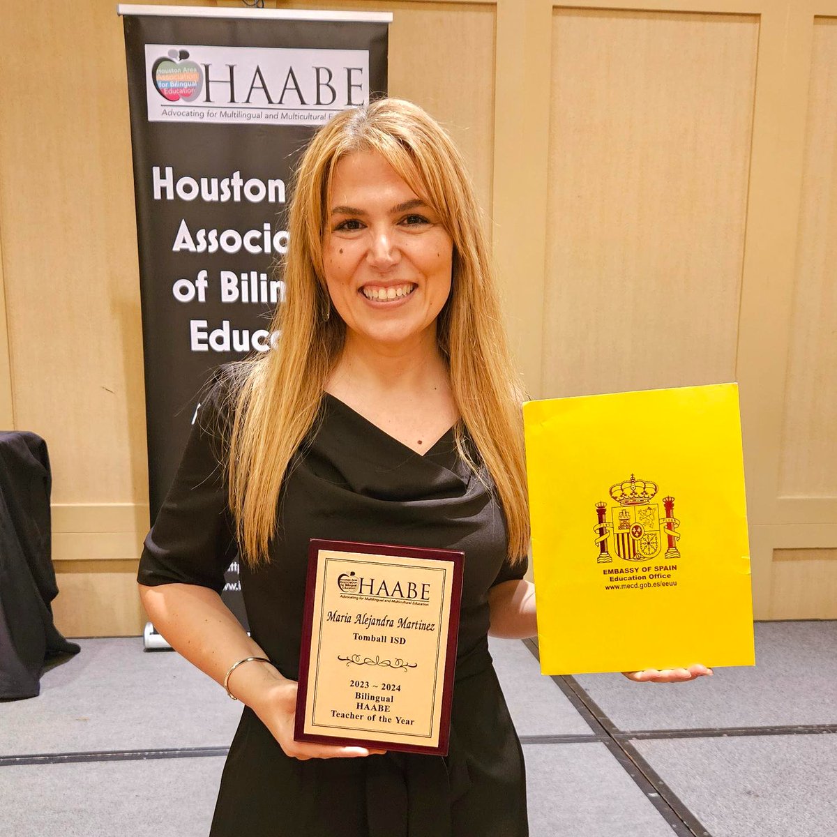 #DestinationExcellence

Congratulations once again to @TISDRES Two Way Dual Language teacher & our 2023-24 Bilingual Teacher of the Year Ms. Maria Alejandra Martinez for being named the HAABE Bilingual Teacher of the Year for the Houston area.

Read more: tomballisd.net/about-tisd/dep…
