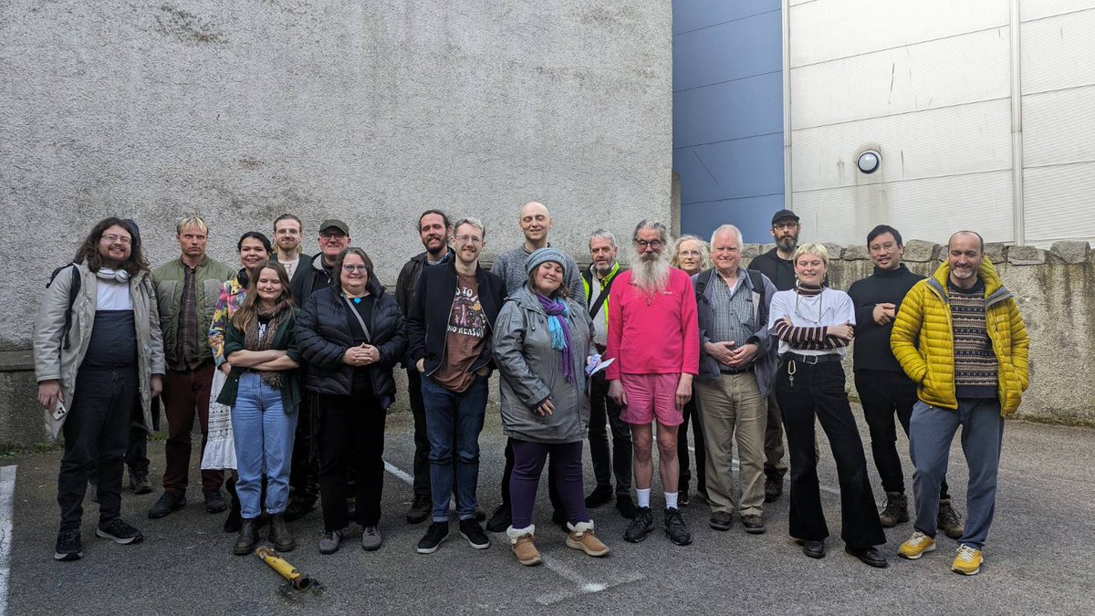 Join our local group meeting where we will together set up a local group near you! ⏰ 2 May, 7pm-8pm 👉 actionnetwork.org/events/climate… Below you see our newly formed Aberdeen local group, who are so excited to welcome us this year - let's get groups everywhere going! 🏴󠁧󠁢󠁳󠁣󠁴󠁿✊