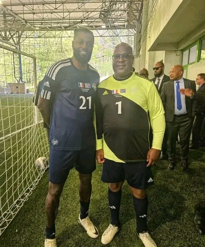 Je me pose la question est ce que @FelixTshiseked peut être un bon gardien de Football ? Un portier qui n'arrive pas à gardé le poteau de la République démocratique du Congo,est ce qu'il sera capable de garder le poteau d'un match du football ?? 😕😟😟