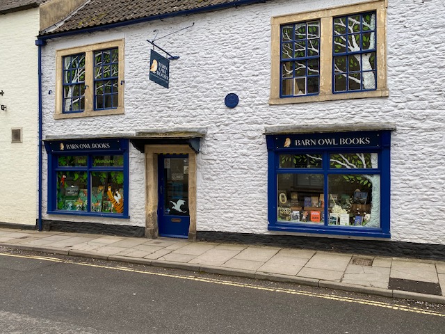 Brilliant Bookshops: Old Barn Books, Malmesbury - a lovely bookshop, well worth a visit wherever you live! throughthebookshelf.com/brilliant-book…